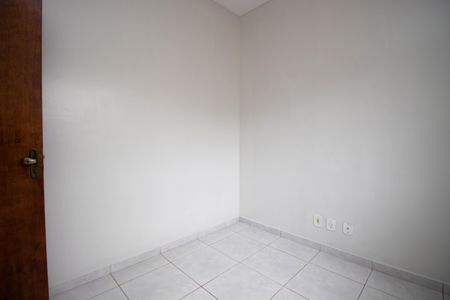 Quarto 1 de apartamento para alugar com 2 quartos, 45m² em Samambaia Sul (samambaia), Brasília