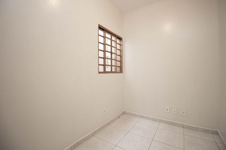 Quarto 2 de apartamento para alugar com 2 quartos, 45m² em Samambaia Sul (samambaia), Brasília