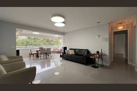 Apartamento à venda com 141m², 3 quartos e 2 vagasFoto 03