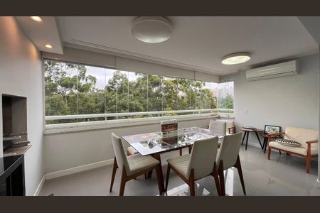 Apartamento à venda com 141m², 3 quartos e 2 vagasFoto 02