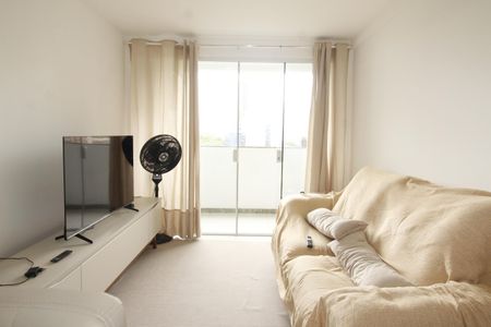 Sala de apartamento para alugar com 1 quarto, 40m² em Stiep, Salvador