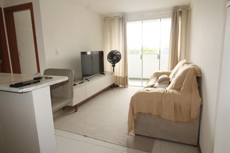 Sala  de apartamento para alugar com 1 quarto, 40m² em Stiep, Salvador