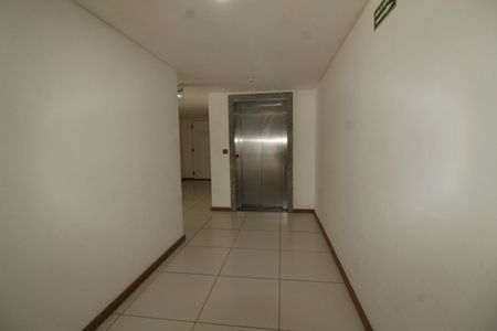 Apartamento para alugar com 40m², 1 quarto e 1 vagaElevador 