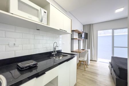 Cozinha de kitnet/studio para alugar com 1 quarto, 22m² em Pinheiros, São Paulo