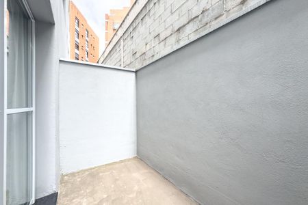 Varanda de kitnet/studio para alugar com 1 quarto, 22m² em Pinheiros, São Paulo