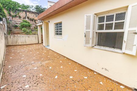 Casa à venda com 264m², 2 quartos e 1 vaga Casa à venda com 264m², 2 quartos e 1 vagaÁrea de Serviço e Quintal