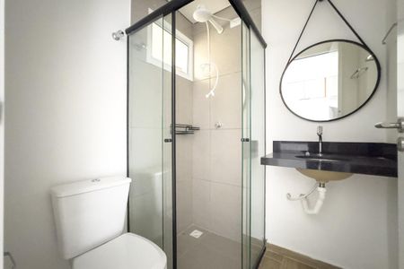 Banheiro de kitnet/studio para alugar com 1 quarto, 22m² em Pinheiros, São Paulo