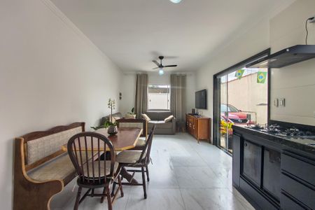 Sala de casa para alugar com 2 quartos, 125m² em Jardim Imperador, Praia Grande