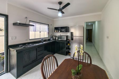 Casa para alugar com 125m², 2 quartos e 2 vagasCozinha 