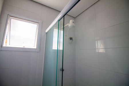 Banheiro de kitnet/studio para alugar com 1 quarto, 18m² em Chácara Santo Antônio (zona Sul), São Paulo