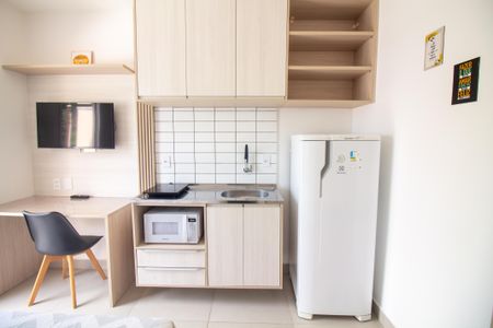Cozinha de kitnet/studio para alugar com 1 quarto, 18m² em Chácara Santo Antônio (zona Sul), São Paulo