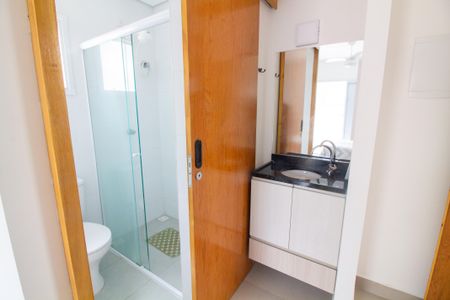 Banheiro de kitnet/studio para alugar com 1 quarto, 18m² em Chácara Santo Antônio (zona Sul), São Paulo