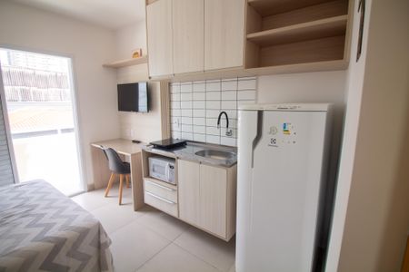 Cozinha de kitnet/studio para alugar com 1 quarto, 18m² em Chácara Santo Antônio (zona Sul), São Paulo