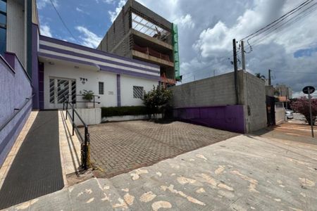 Casa à venda com 272m², 2 quartos e 3 vagas Casa à venda com 272m², 2 quartos e 3 vagasFoto 01