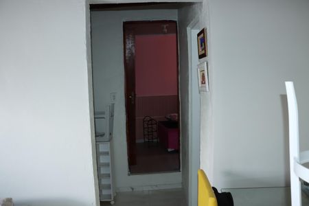 Casa para alugar com 2 quartos, 50m² em Jardim Júlia, Embu das Artes
