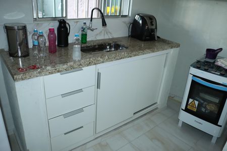 Casa para alugar com 2 quartos, 50m² em Jardim Júlia, Embu das Artes