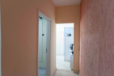 Corredor de casa para alugar com 2 quartos, 100m² em Planalto, Belo Horizonte