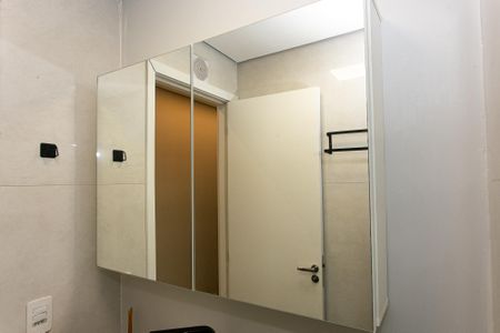 Apartamento à venda com 46m², 2 quartos e 1 vaga Apartamento à venda com 46m², 2 quartos e 1 vagaBanheiro