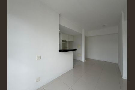 Sala de apartamento para alugar com 3 quartos, 70m² em Anil, Rio de Janeiro