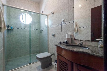 Casa para alugar com 110m², 3 quartos e 3 vagasBanheiro social 