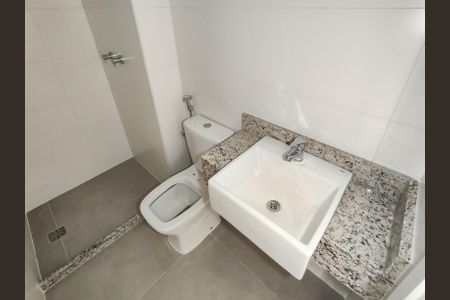 Apartamento para alugar com 40m², 1 quarto e sem vaga Apartamento para alugar com 40m², 1 quarto e sem vagaBanheiro da Suíte