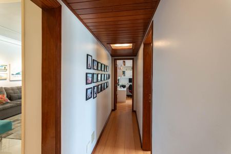 Apartamento à venda com 120m², 3 quartos e 1 vagaCorredor