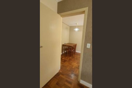 Sala  de apartamento para alugar com 1 quarto, 43m² em Petrópolis, Porto Alegre