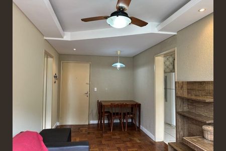 Sala  de apartamento para alugar com 1 quarto, 43m² em Petrópolis, Porto Alegre