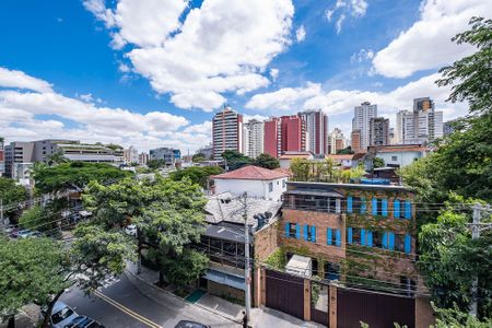Sala/Cozinha - Vista de apartamento para alugar com 1 quarto, 55m² em Vila Madalena, São Paulo