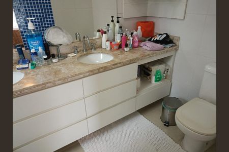 Apartamento à venda com 184m², 3 quartos e 3 vagasBANHEIRO