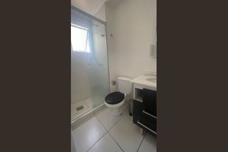 Banheiro 1 de apartamento para alugar com 3 quartos, 68m² em Passo d’Areia, Porto Alegre
