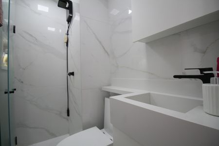 Banheiro de apartamento à venda com 1 quarto, 32m² em Vila Andrade, São Paulo