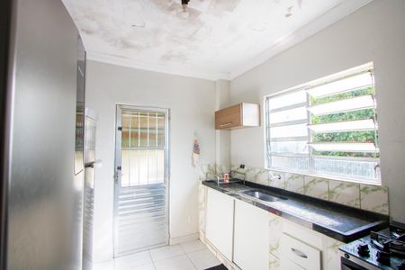 Casa à venda com 240m², 3 quartos e 3 vagas Casa à venda com 240m², 3 quartos e 3 vagasCozinha