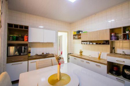 Casa à venda com 240m², 3 quartos e 3 vagas Casa à venda com 240m², 3 quartos e 3 vagasCopa