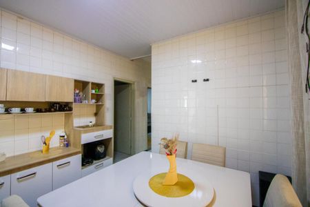 Casa à venda com 240m², 3 quartos e 3 vagas Casa à venda com 240m², 3 quartos e 3 vagasCopa
