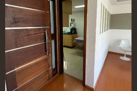 Apartamento à venda com 104m², 3 quartos e 3 vagasFoto 01