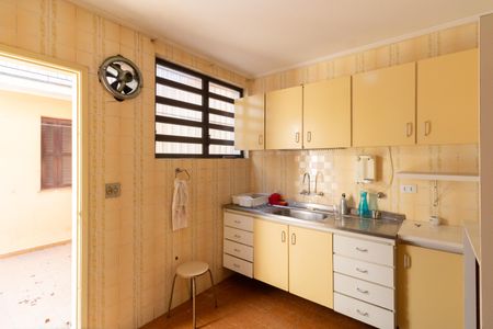 Casa à venda com 152m², 3 quartos e 2 vagas Casa à venda com 152m², 3 quartos e 2 vagasCozinha