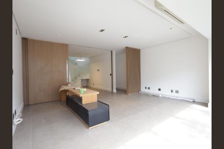 Apartamento para alugar com 280m², 3 quartos e 5 vagasSala