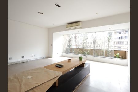 Apartamento para alugar com 280m², 3 quartos e 5 vagasSala