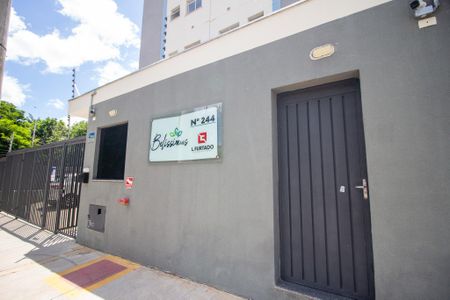 Apartamento para alugar com 44m², 2 quartos e 1 vaga Apartamento para alugar com 44m², 2 quartos e 1 vagaFachada