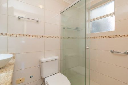 Banheiro  de apartamento para alugar com 2 quartos, 67m² em Menino Deus, Porto Alegre