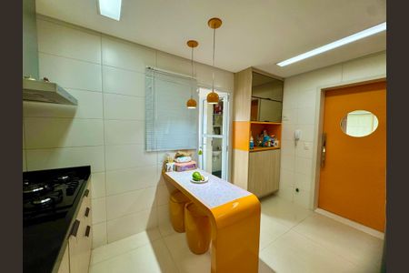 Apartamento à venda com 108m², 3 quartos e 3 vagasCozinha