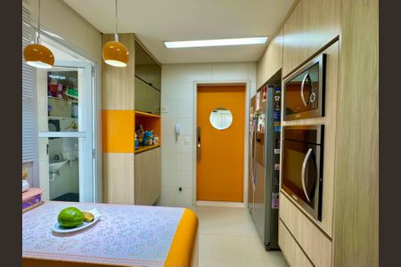 Apartamento à venda com 108m², 3 quartos e 3 vagasCozinha