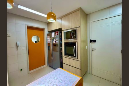 Apartamento à venda com 108m², 3 quartos e 3 vagasCozinha