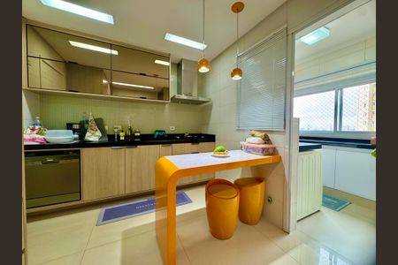 Apartamento à venda com 108m², 3 quartos e 3 vagasCozinha