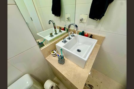 Apartamento à venda com 108m², 3 quartos e 3 vagasBanheiro 2
