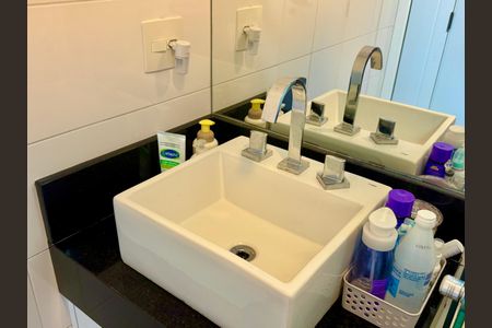 Apartamento à venda com 108m², 3 quartos e 3 vagasBanheiro 3
