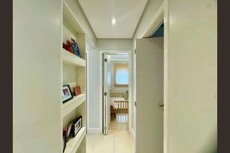 Apartamento à venda com 108m², 3 quartos e 3 vagasCorredor 