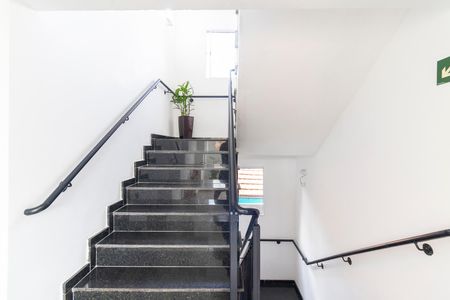 Apartamento à venda com 40m², 1 quarto e sem vaga Apartamento à venda com 40m², 1 quarto e sem vagaEscada