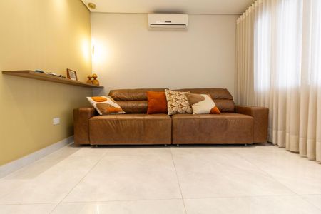 Sala de casa para alugar com 3 quartos, 160m² em Vila Carrão, São Paulo